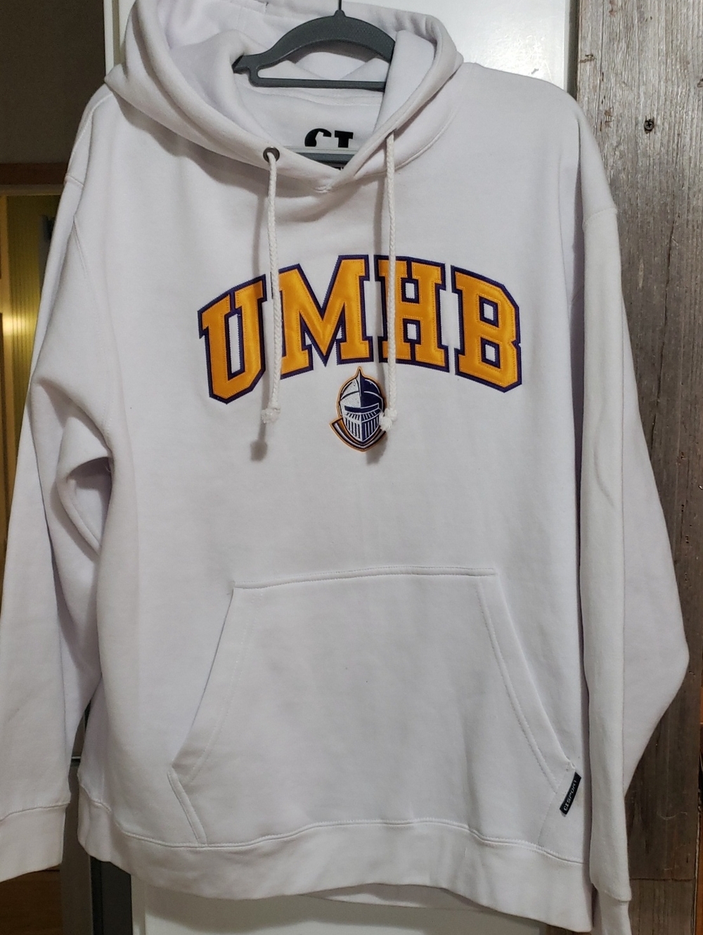 UMHB Campus White 2XL Hoodie New Condition Embroidered Letters New Condition